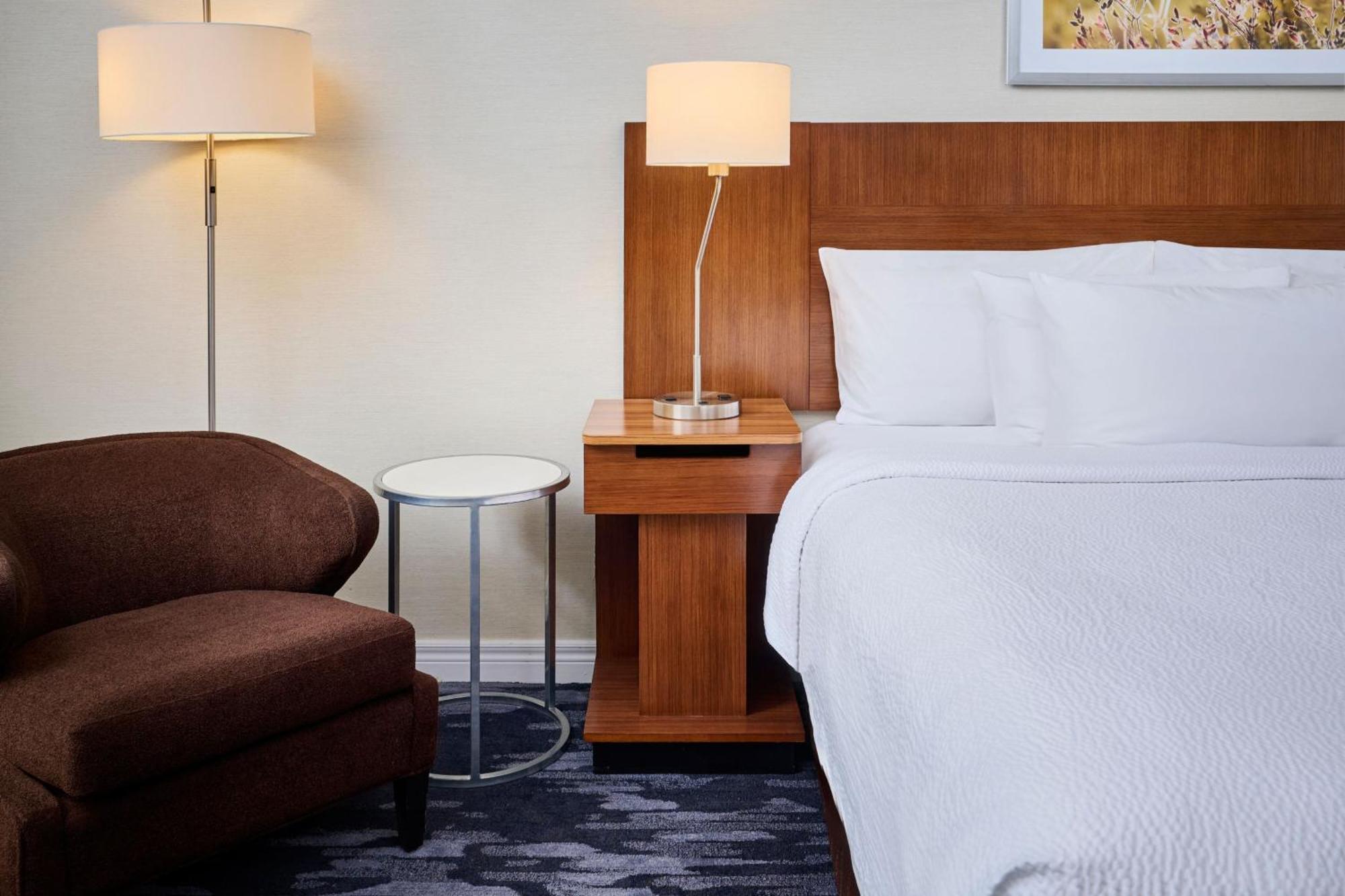 Fairfield Inn & Suites By Marriott Ottawa Kanata Exterior photo