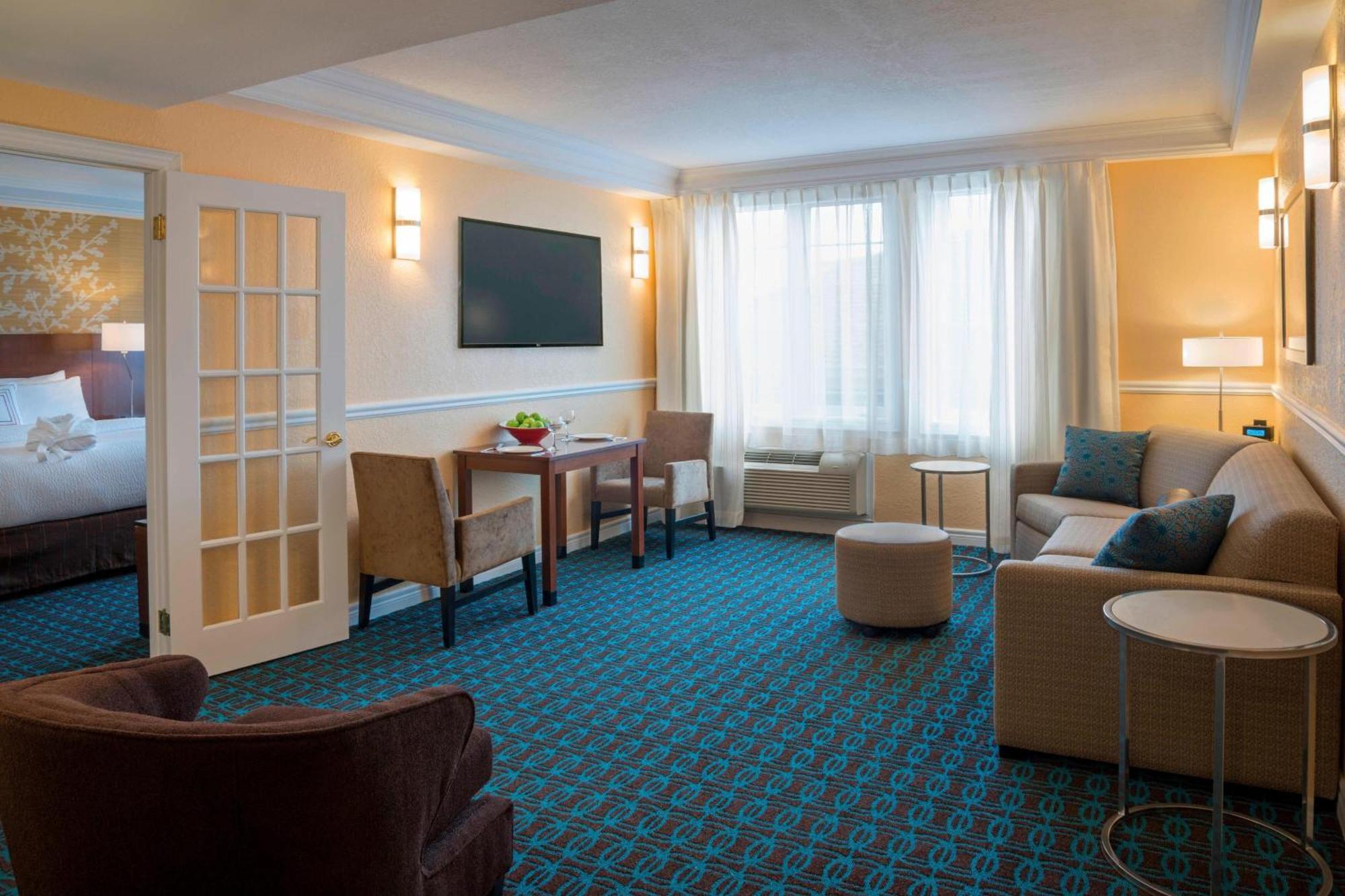 Fairfield Inn & Suites By Marriott Ottawa Kanata Exterior photo