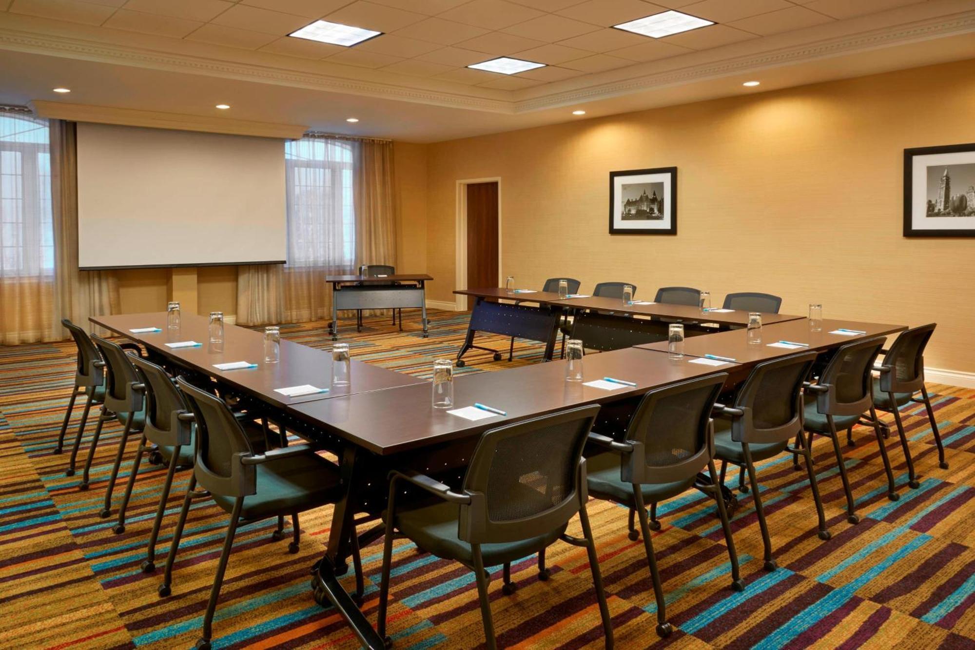 Fairfield Inn & Suites By Marriott Ottawa Kanata Exterior photo