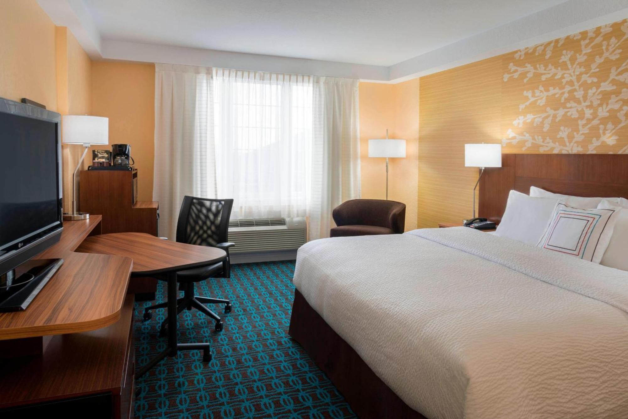 Fairfield Inn & Suites By Marriott Ottawa Kanata Exterior photo