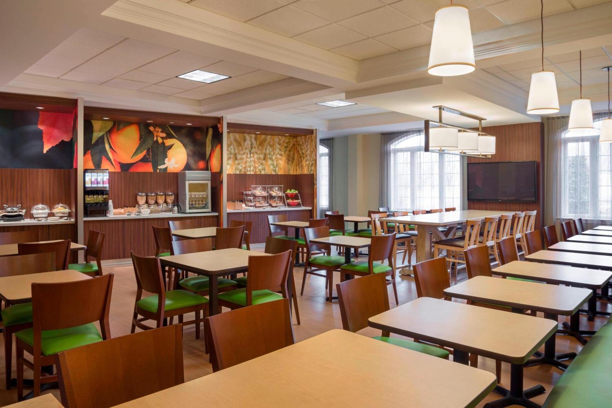 Fairfield Inn & Suites By Marriott Ottawa Kanata Exterior photo