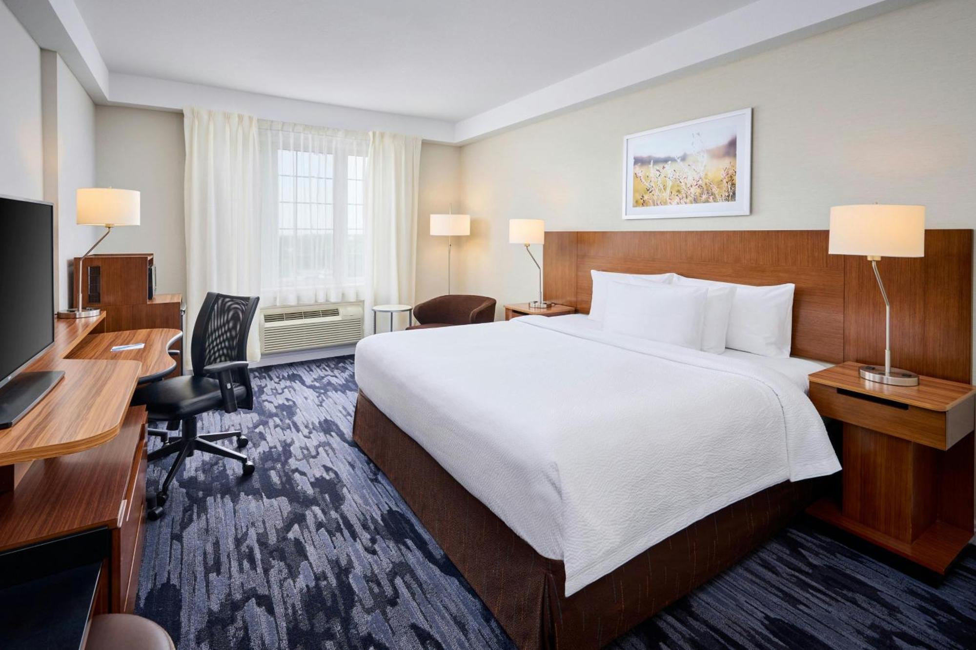 Fairfield Inn & Suites By Marriott Ottawa Kanata Exterior photo